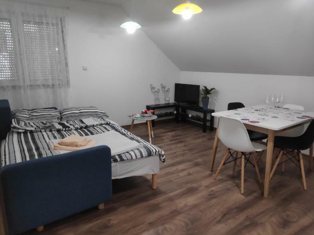 Tesla Coil Apartments Gospić 외부 사진